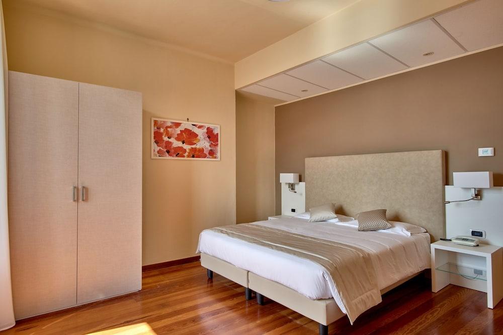 Hotel Bellavista เมนาจโจ ภายนอก รูปภาพ