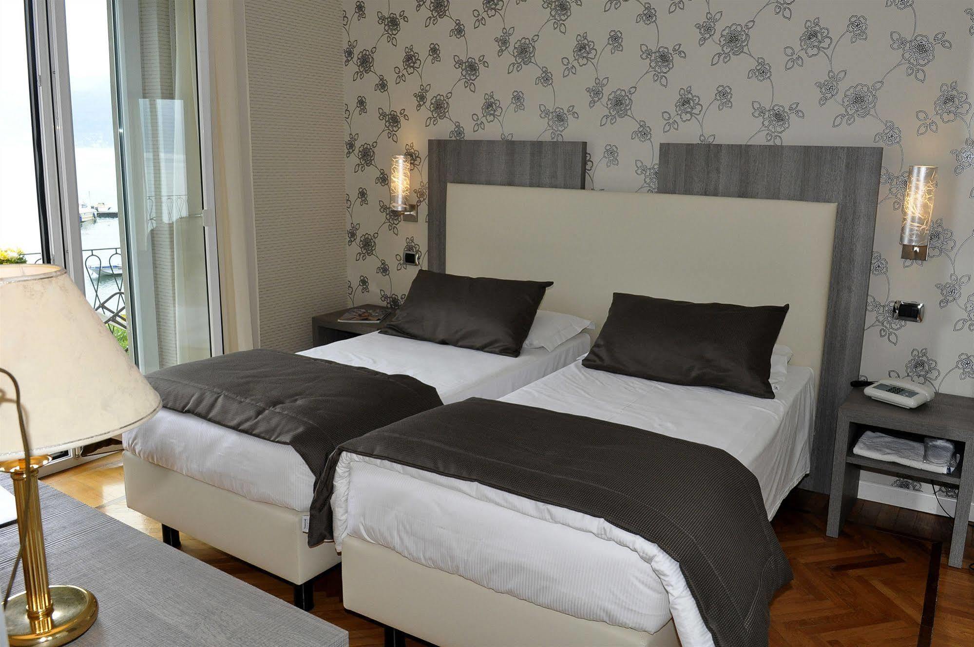 Hotel Bellavista เมนาจโจ ภายนอก รูปภาพ