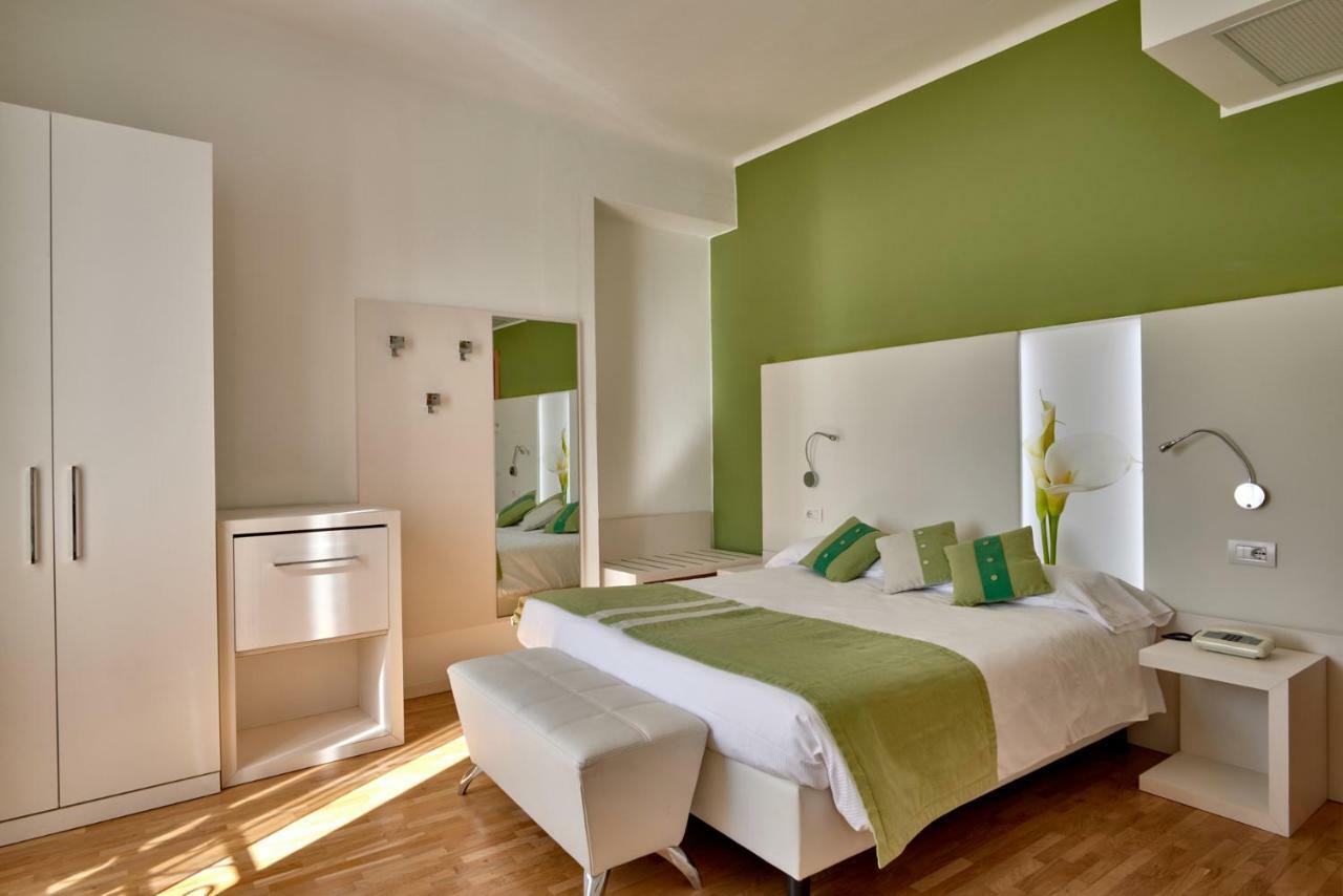 Hotel Bellavista เมนาจโจ ภายนอก รูปภาพ