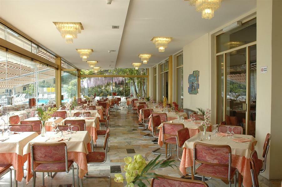 Hotel Bellavista เมนาจโจ ภายนอก รูปภาพ